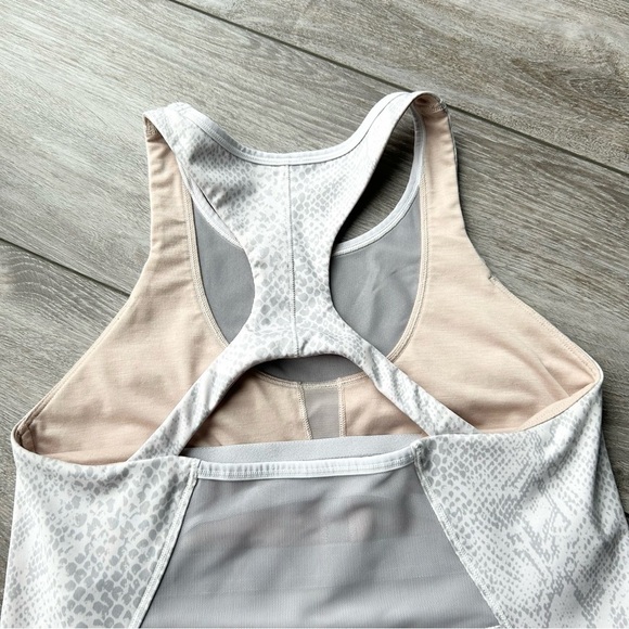 Lululemon Mesh With Me Tank in Desert Snake White Silver Fox White - Picture 13 of 15